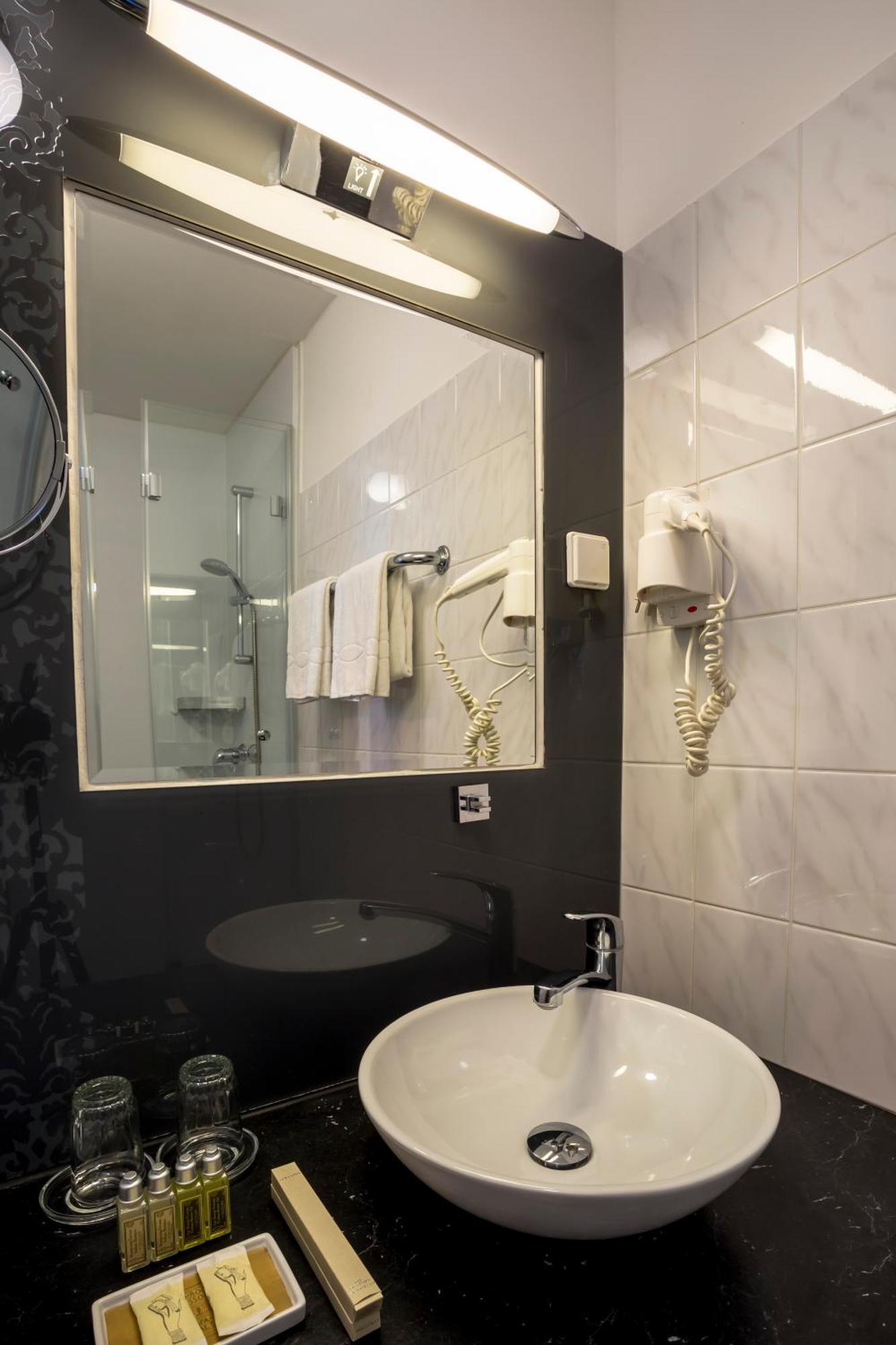 Boutique Hotel Columbia Wien Exteriör bild